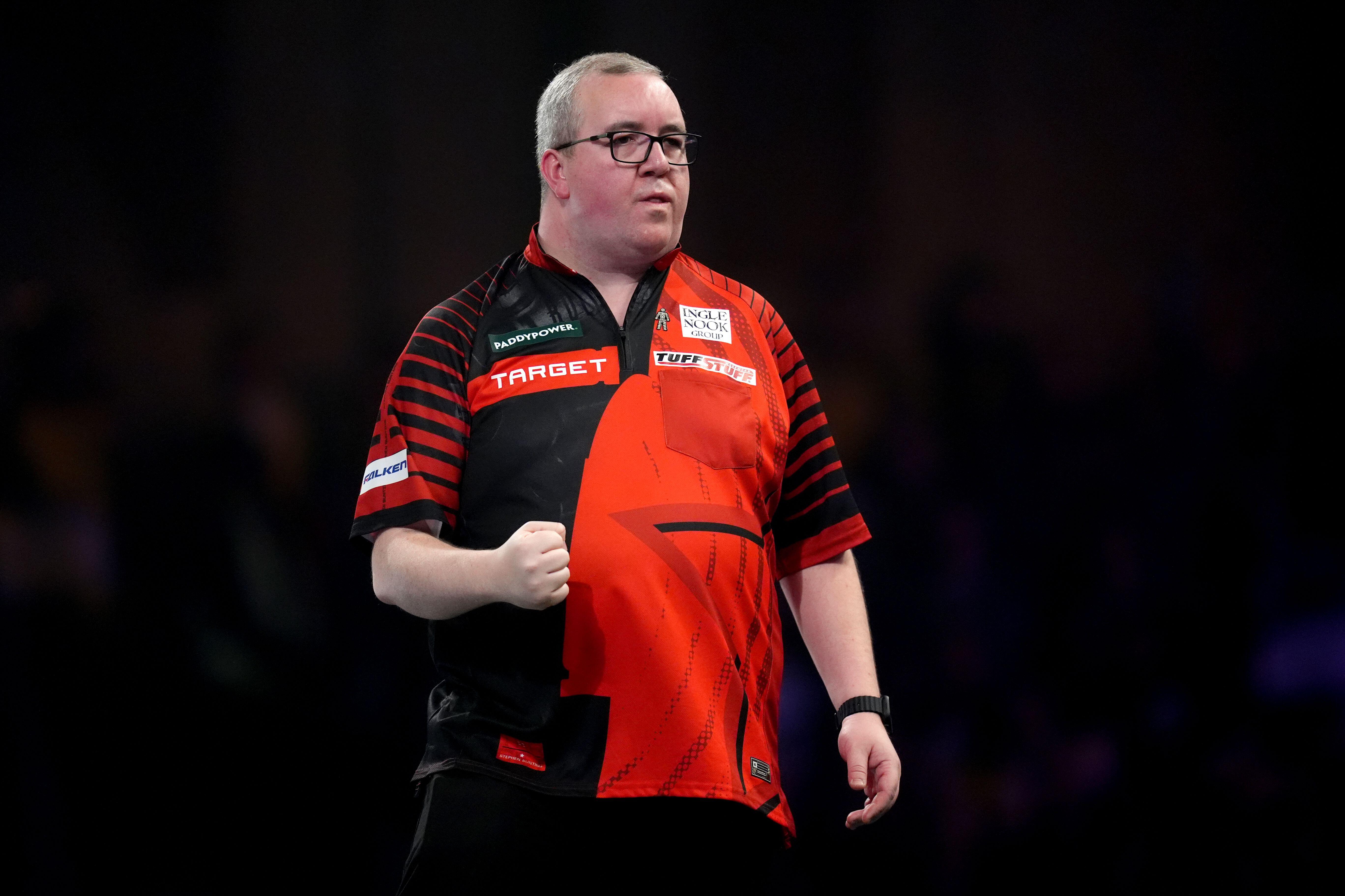 Two fan favourites collide as Stephen Bunting takes on Peter Wright (Alamy)